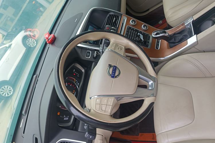 Used Volvo XC60 2017 T5 AWD Smart Version
