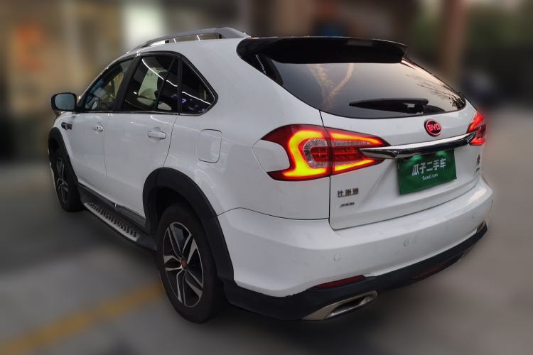 Used BYD Tang New Energy 2015 2.0T Four-Wheel-Drive Flagship Model
