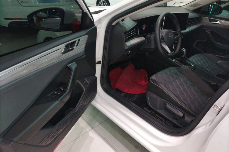 Used Volkswagen Sagitar 2023 200TSI DSG Excellence Edition