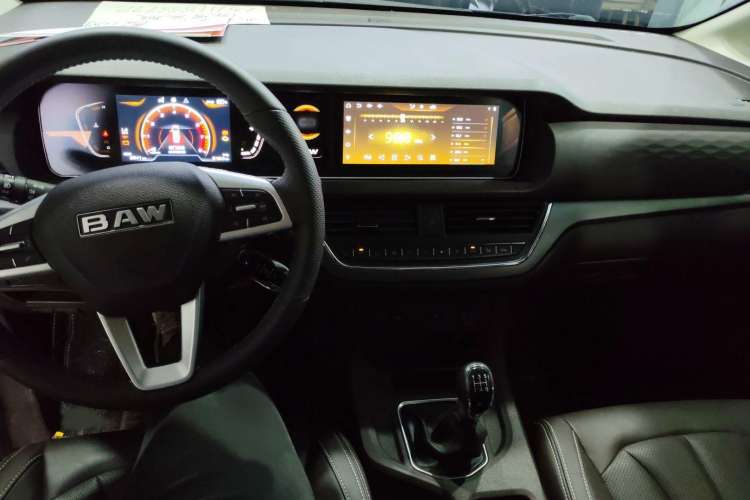 Used BAW Ruisheng Ace M7 2023 2.0L CNG Long Wheelbase Luxury Commercial Version 7 Seats
