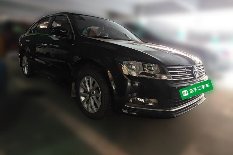 Used Volkswagen Lavida 2015 1.6L Manual Comfort Edition Front Right 45 Deg