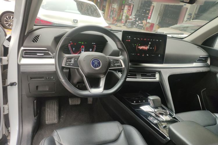Used BYD Song Pro New Energy 2019 DM 1.5T Four-Wheel Drive Performance Edition Deluxe Model Center Console