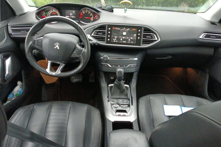 Used Peugeot 308S 2015 1.6T Automatic Ruichi Edition Center Console