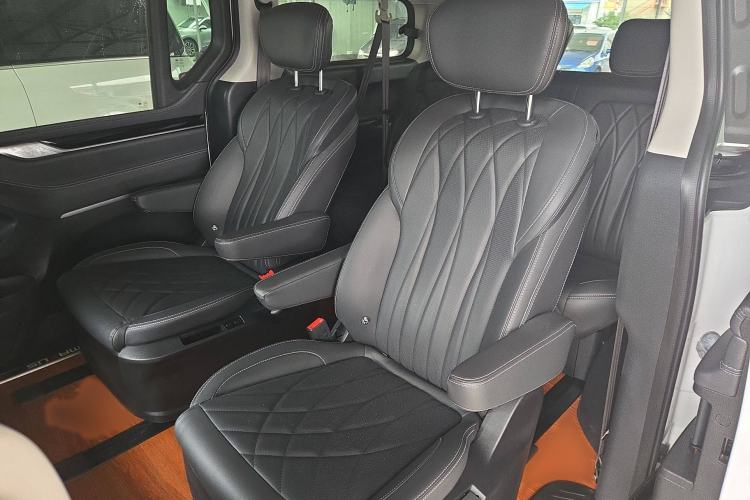 Used SAIC MAXUS G20 2023 PLUS 2.0T Diesel Automatic Luxury Edition
