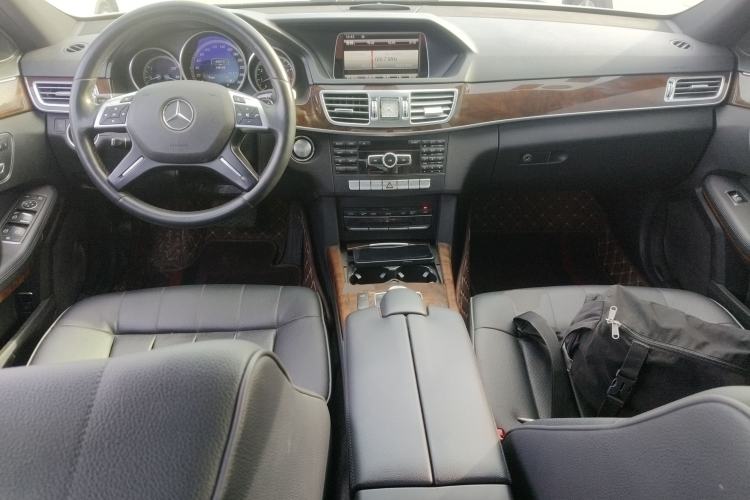 Used Mercedes-Benz E-Class 2015 E 200 L Center Console