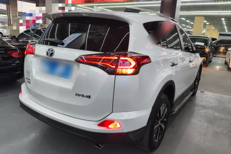 Used Toyota RAV4 2016 2.0L CVT Two-Wheel Drive Comfort Edition China V Standard