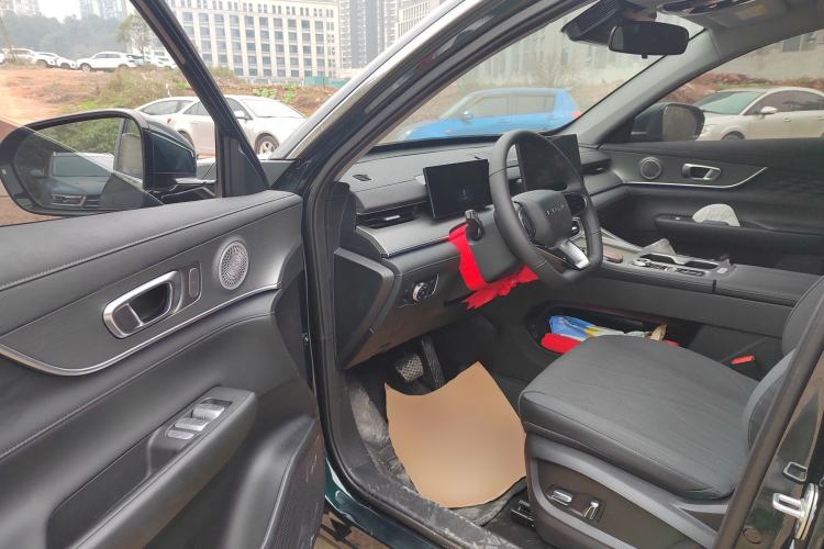 Used Chery Tiggo 8 PLUS 2025 290TGDI DCT Luxury 5-Seater