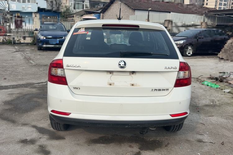 Used Skoda Rapid Spaceback 2016 Revised 1.6L Automatic Chuanxing Version Exterior 4