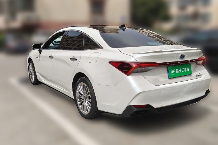 Used Toyota Avalon 2019 Dual-Engine 2.5L XLE Prestige Version China VI Standard