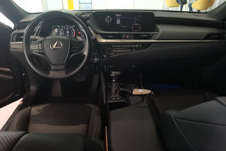 Used Lexus ES 2020 200 Excellence Edition
