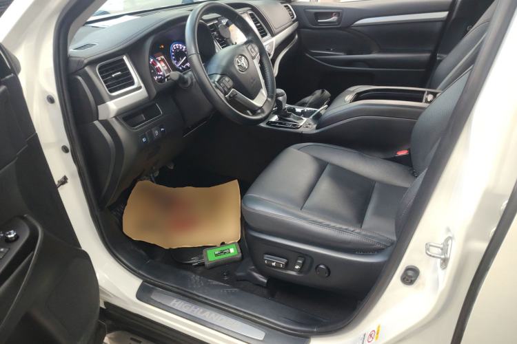 Used Toyota Highlander 2018 2.0T Four-Wheel Drive Luxury Version 7 Seats China VI Standard