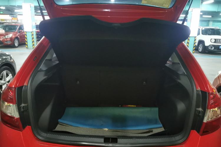 Used Skoda Rapid Spaceback 2016 Revised 1.6L Automatic Chuanxing Version
