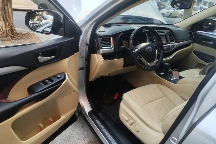 Used Toyota Highlander 2015 2.0T Two-Wheel Drive Luxury Edition 7 Seats