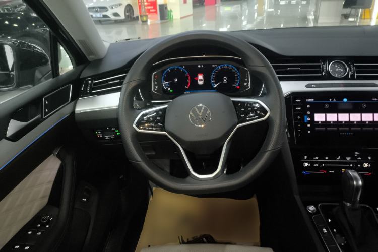 Used Volkswagen Magotan 2023 2 Million Units Commemorative Edition 330TSI DSG Luxury Version Steering Wheel
