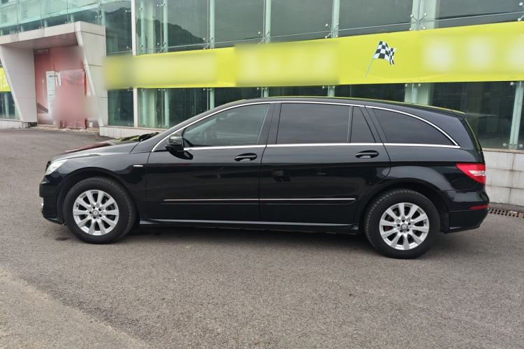 Used Mercedes-Benz R-Class 2017 R 320 4MATIC Business Edition Prestige Model Left Side