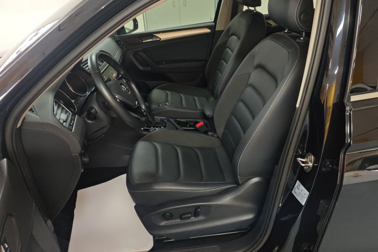 Used Volkswagen Tiguan L 2019 Revised 330TSI Automatic Two-Wheel Drive Smart & Luxury Edition China VI Standard
