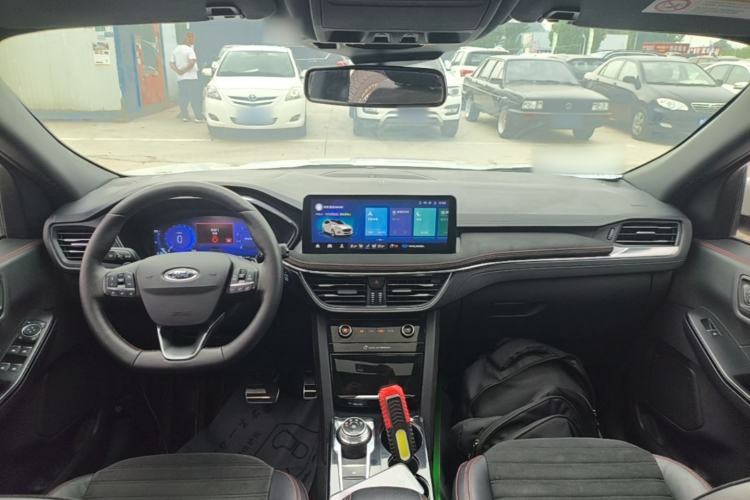 Used Ford Escape 2020 EcoBoost 245 Four-Wheel Drive ST-LINE Deluxe Edition Center Console