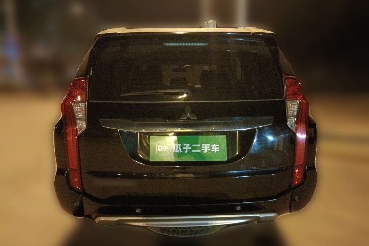 Used Mitsubishi Pajero  Rear
