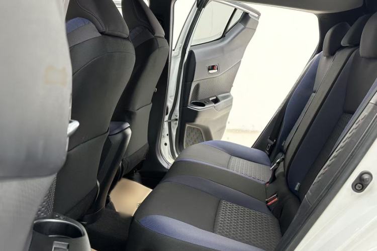 Used Toyota C-HR 2021 2.0L Comfort Edition Interior 2