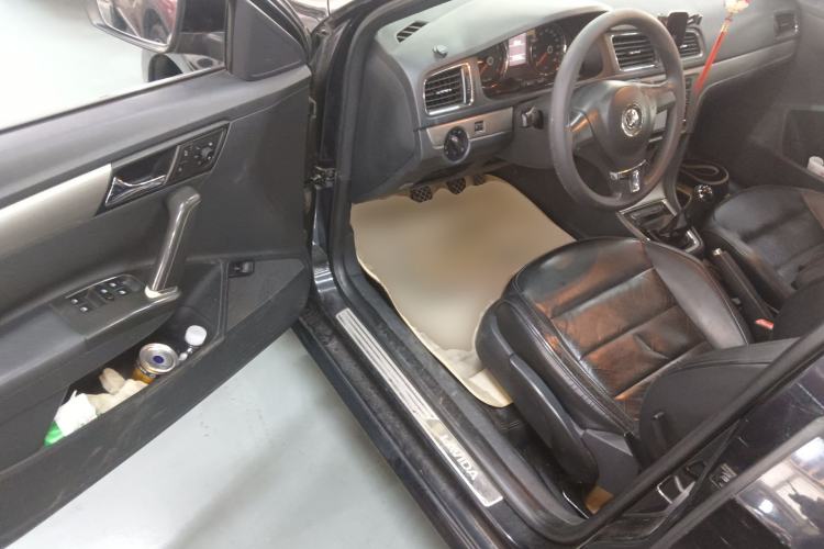 Used Volkswagen Lavida 2013 1.6L Manual Comfort Edition Driver Seat