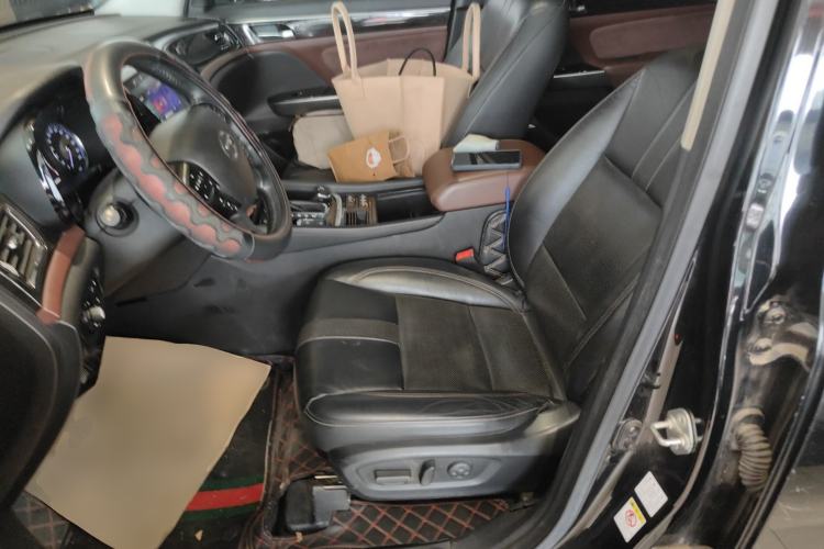 Used GAC Trumpchi GS8 2017 320T Two-Wheel Drive Luxury Smart Connectivity Version (7 Seats)