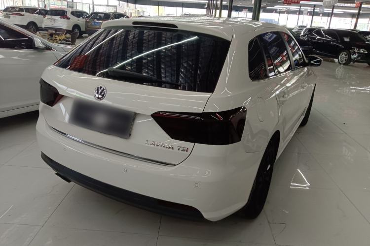 Used Volkswagen Gran Lavida 2013 1.4 TSI Automatic Comfort Model Rear Right 45 Deg