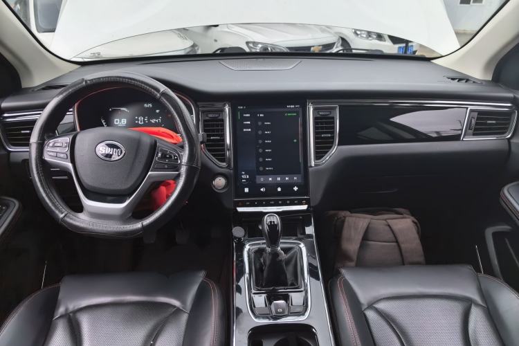 Used SWM G05 2019 2.0L Manual Luxury Edition