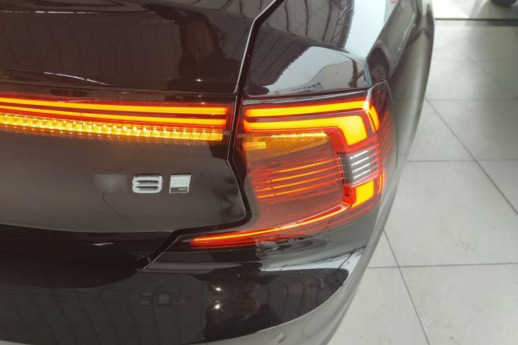 Used Volvo S90 New Energy 2025 Plug-in Hybrid Four-Wheel Drive Long-Range Zhiyi Luxury Edition
