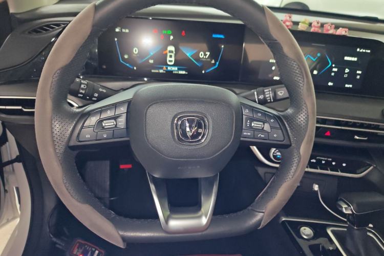 Used CHANGAN Eado 2021 PLUS Blue Whale NE 1.4T GDI DCT Flagship Model Steering Wheel