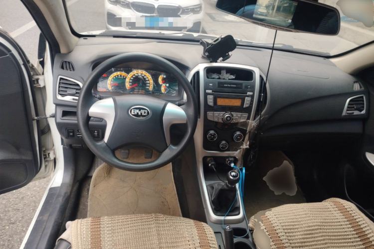 Used BYD F3 2015 Energy-Saving Edition 1.5L Manual Luxury Model
