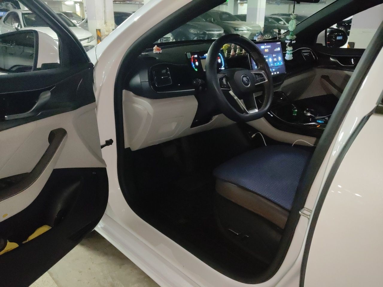 BYD Qin PLUS 2024 HONOR Edition DM-i 120KM Beyond Model — снимка 16