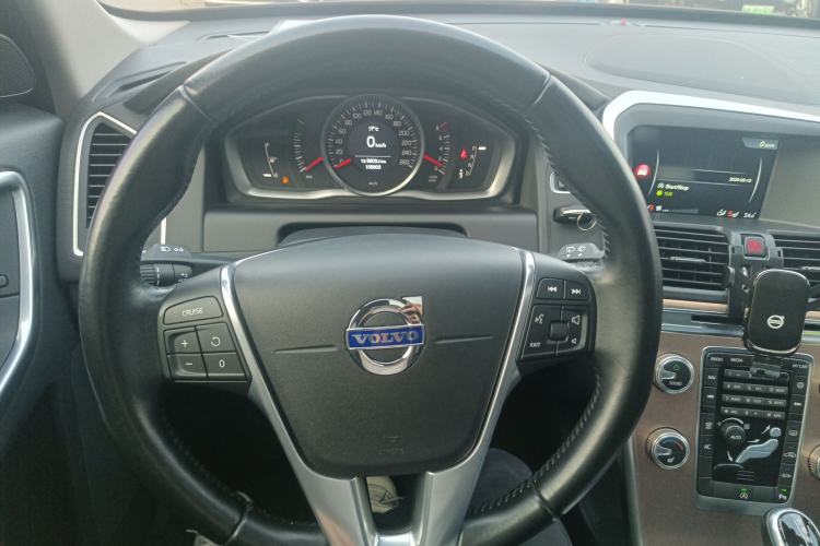 Used Volvo XC60 2015 T5 Smart Upgrade Model
