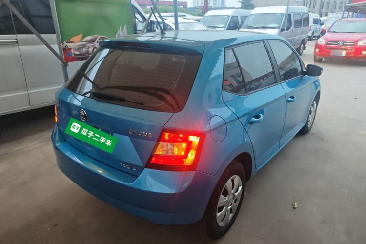 Used Skoda Fabia 2015 1.4L Automatic Front-Drive Model Rear Right 45 Deg