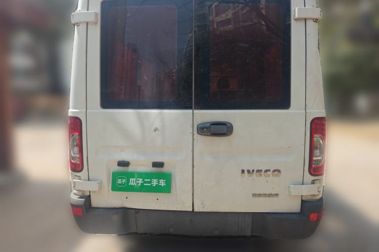 Used Iveco Power Daily 2017 2.5T Deluxe A37 High-Roof 6-7 Seater Bus 47Z5