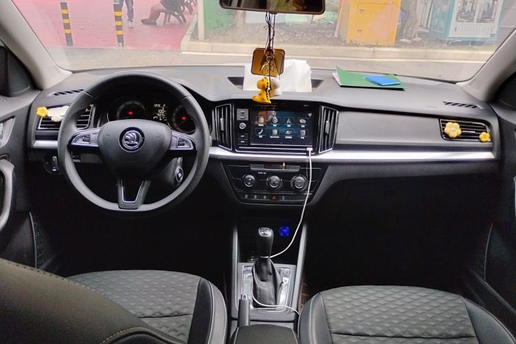 Used Skoda Kamiq 2018 1.5L Automatic Comfort Edition China VI Standard Center Console