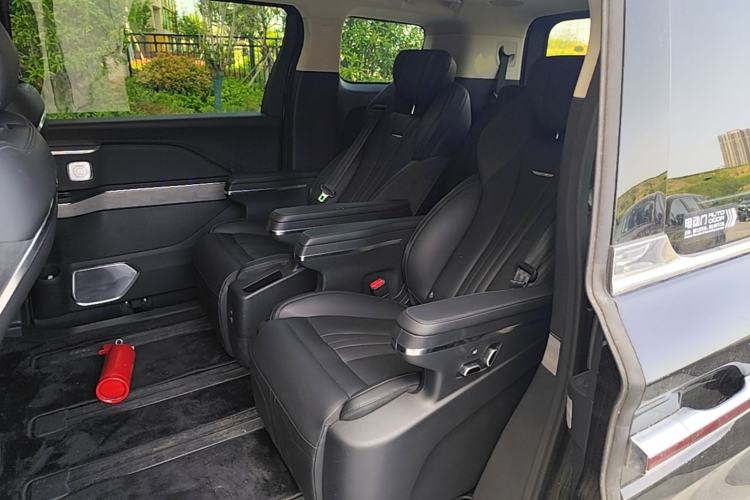 Used Hongqi HQ9 PHEV 2024 2.0T Four-Wheel Drive Business Edition
