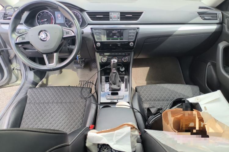 Used Skoda Superb 2016 TSI330 DSG Innovation Edition Center Console