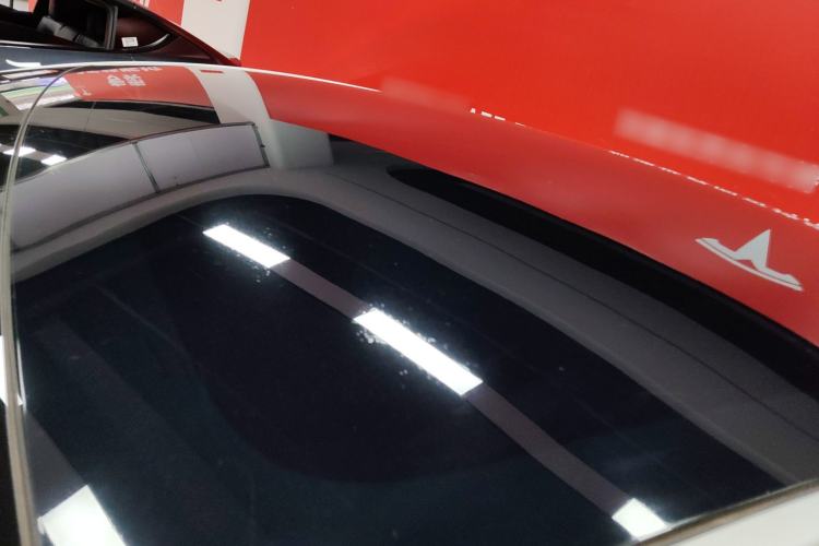 Used Tesla Model Y 2022 Rear-Wheel-Drive Version Roof