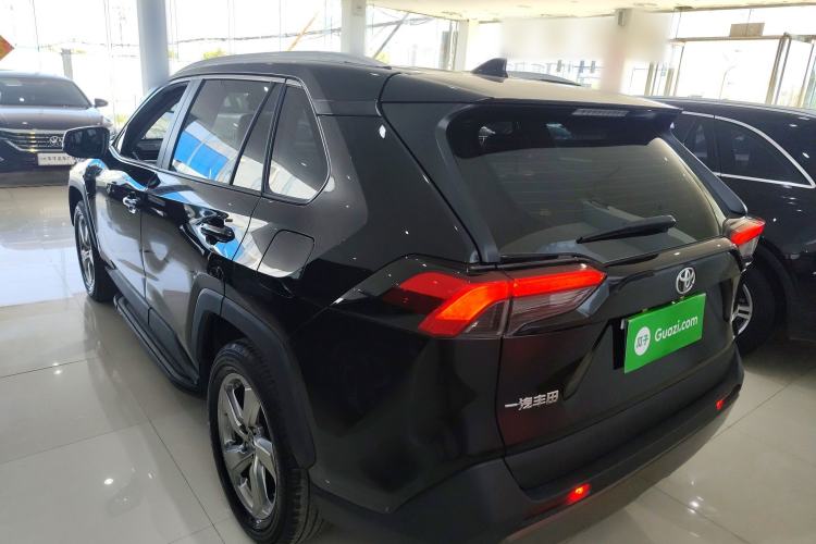 Used Toyota RAV4 2022 2.0L CVT Two-Wheel Drive Fashion Edition Rear Left 45 Deg