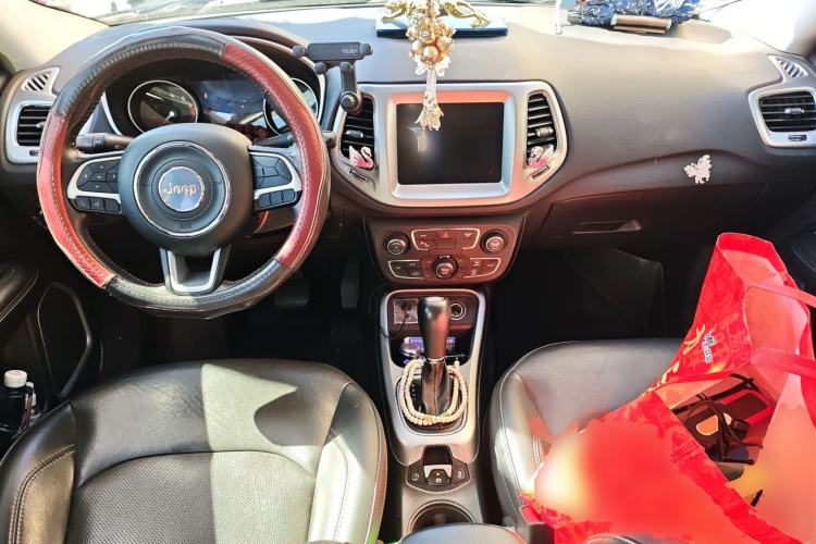 Used Jeep Compass 2017 200T Automatic Family Edition
