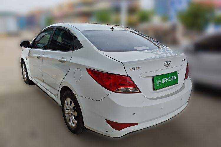 Used Hyundai Verna (older generation) 2014 1.4L Manual Smart GLS Trim Rear Left 45 Deg
