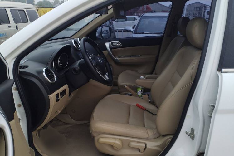 Used Haval H6 2014 Upgraded Model 2.0T Diesel Manual Two-Wheel Drive Urban Version