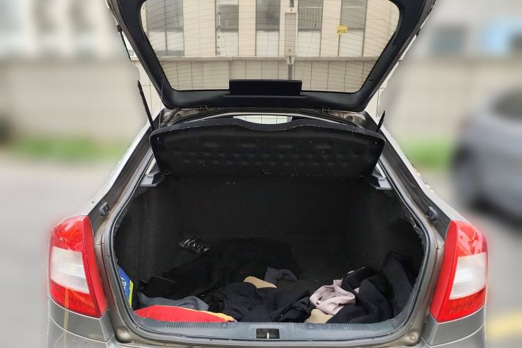 Used Skoda Octavia 2013 1.6L Manual Eado Edition
