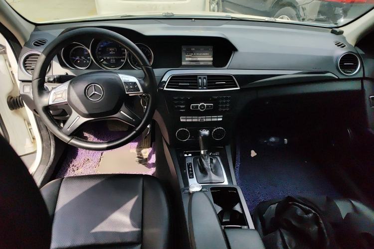Used Mercedes-Benz C-Class 2013 C 180 CGI Classic Center Console