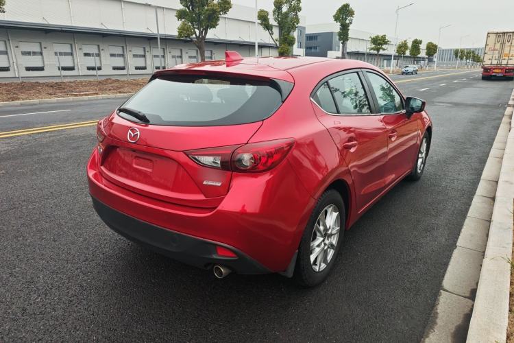 Used Mazda Mazda 3 Axela 2016 Hatchback 1.5L Automatic Luxury Model