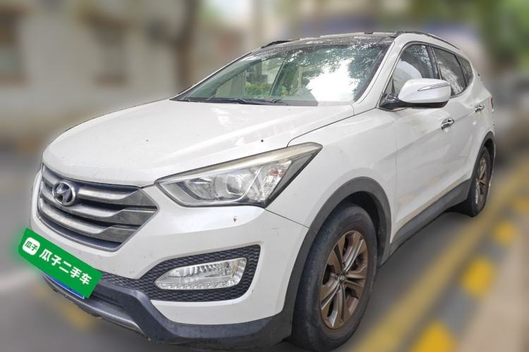 Used Hyundai Santa Fe 2015 2.4L Automatic Two-Wheel Drive Smart Version 5 Seats