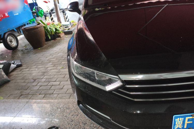 Used Volkswagen Magotan 2018 280TSI DSG Comfort Model Right Front Headlight