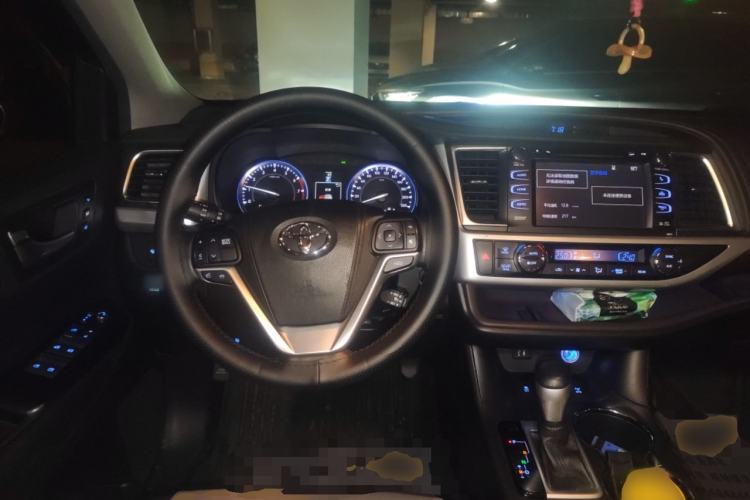 Used Toyota Highlander 2017 2.0T Four-Wheel Drive Ultimate Edition 7 Seats Steering Wheel