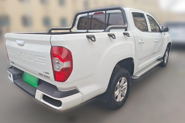 Used SAIC MAXUS T60 2017 2.4L Gasoline Manual Transmission Two-Wheel Drive High Ground Clearance Comfort Edition Standard Cabin
