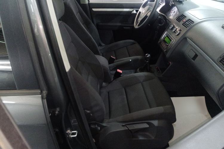 Used Volkswagen Touran 2015 1.4T Manual Fashion Edition 5-Seater Right Front Seat